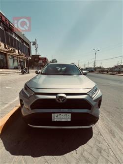 تۆیۆتا ڕاڤ 4